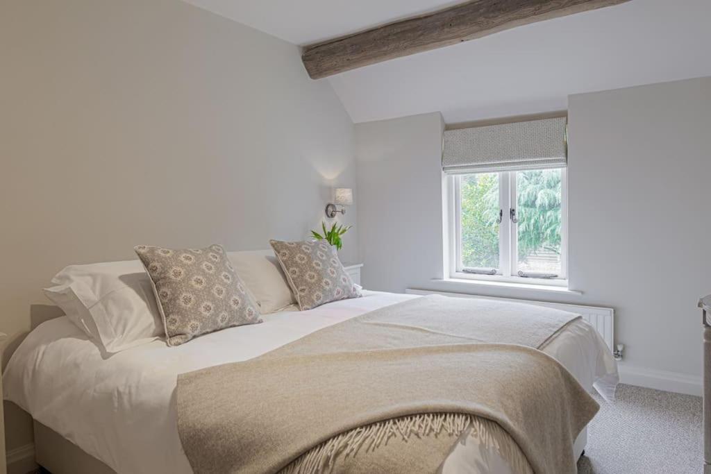 East Barn Cottage - Refurbished Barn Conversion! Weston Subedge Екстер'єр фото