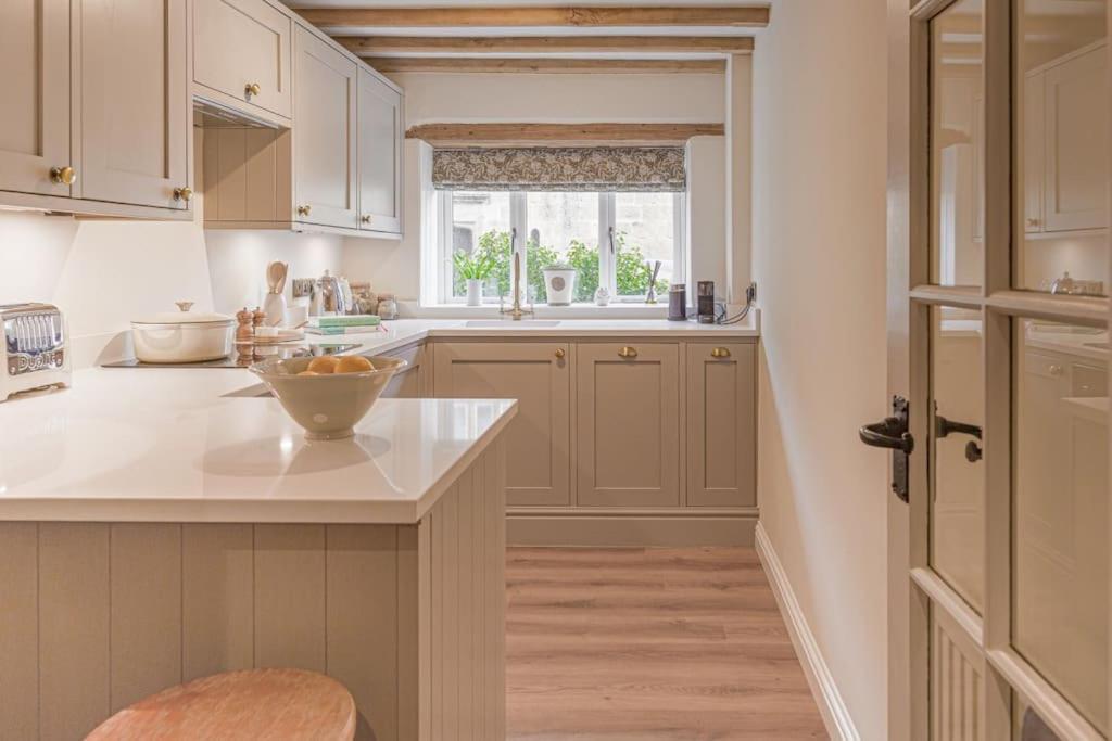 East Barn Cottage - Refurbished Barn Conversion! Weston Subedge Екстер'єр фото