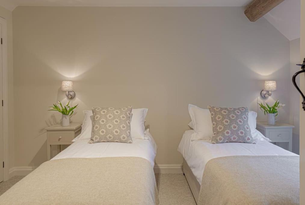 East Barn Cottage - Refurbished Barn Conversion! Weston Subedge Екстер'єр фото